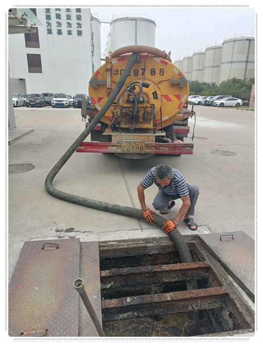 茶山镇隔油池清掏