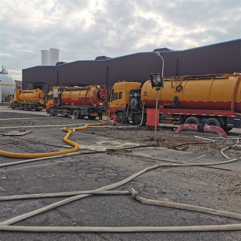 茶山镇污水池清理