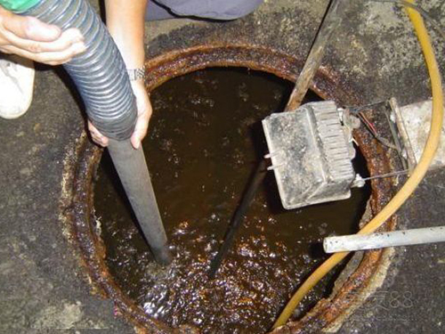 茶山镇隔油池清理